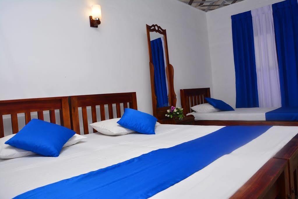 Thisara Guest House 폴로나루와 외부 사진